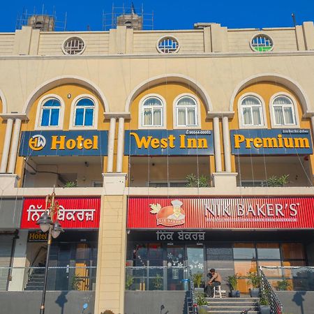 Hotel West Inn Premium Kharar 외부 사진