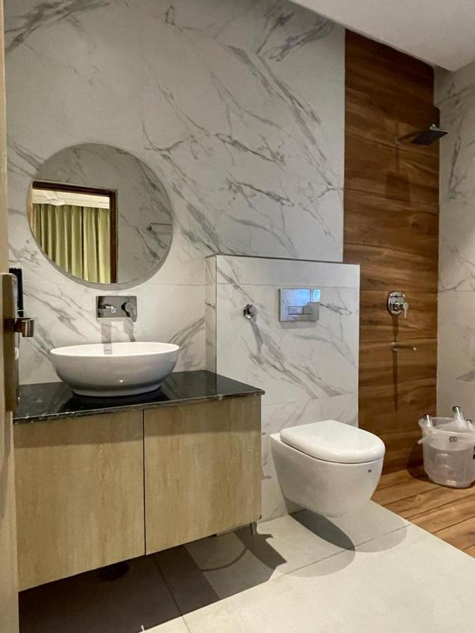 Hotel West Inn Premium Kharar 외부 사진