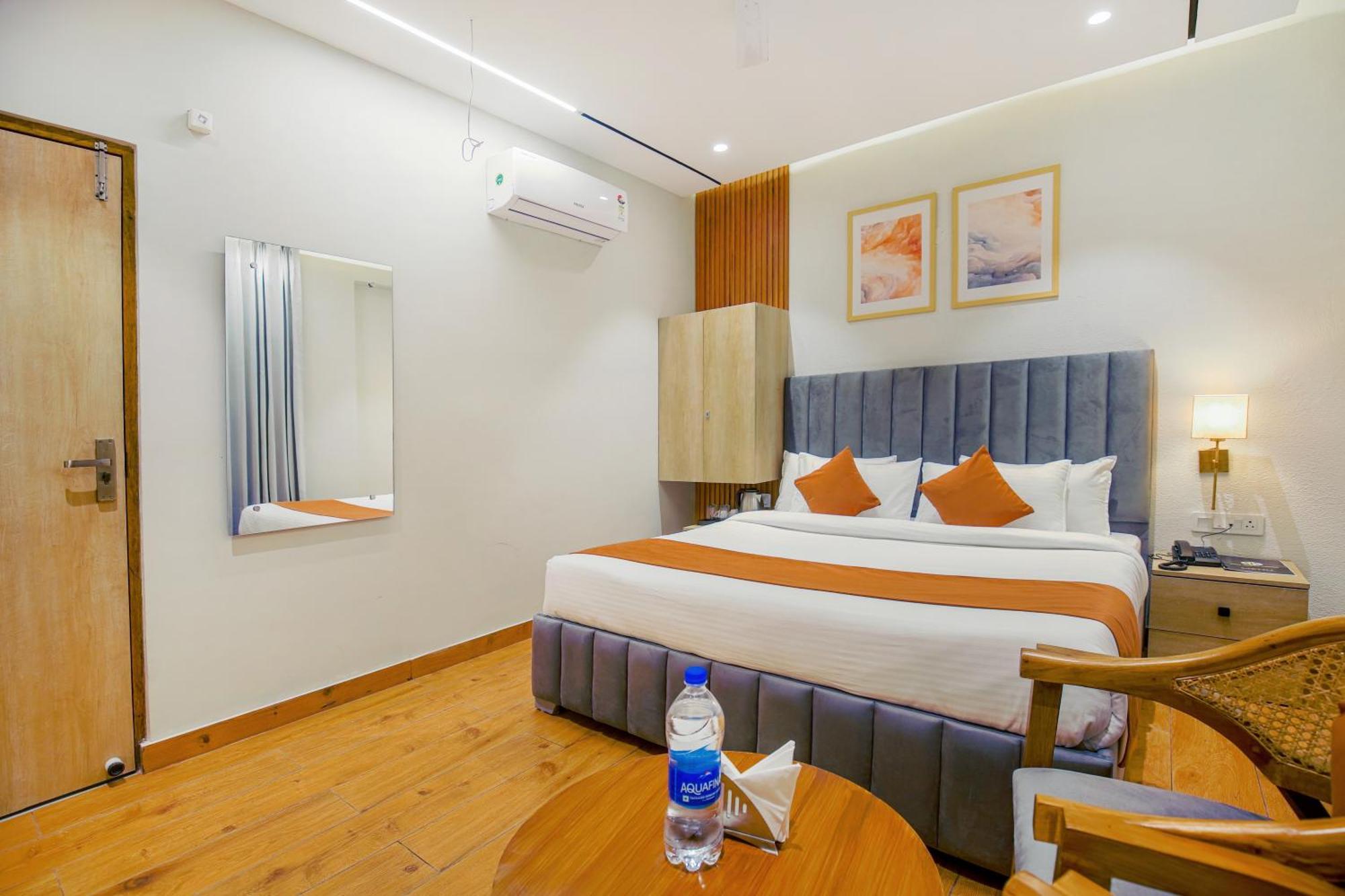 Hotel West Inn Premium Kharar 외부 사진