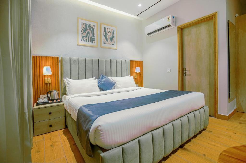 Hotel West Inn Premium Kharar 외부 사진
