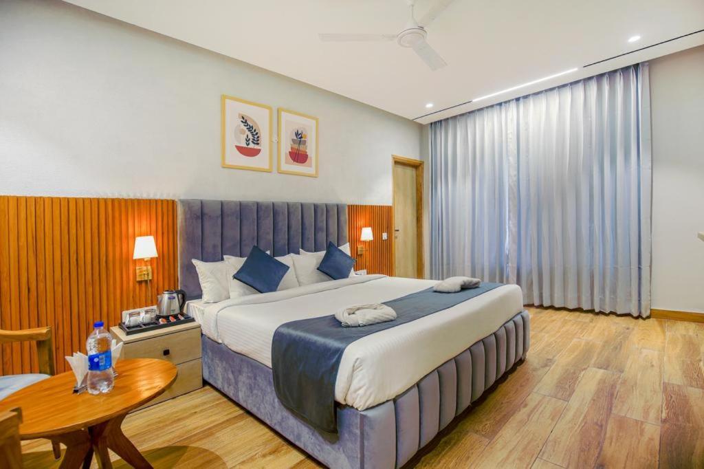Hotel West Inn Premium Kharar 외부 사진